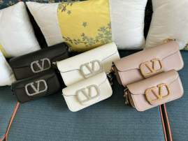Picture of Valentino Handbags _SKUfw119168783fw